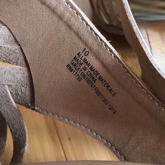 Universal Threads Slip-on Bootie - Picture 3 of 5